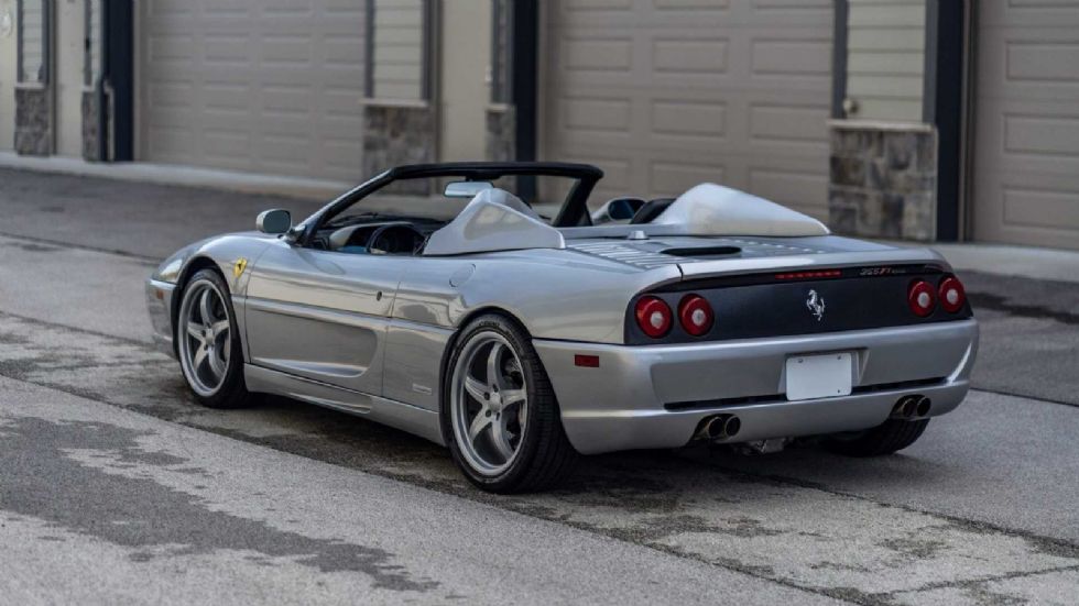 Πουλάει Ferrari F355 Spider ο Shaquille O`Neal